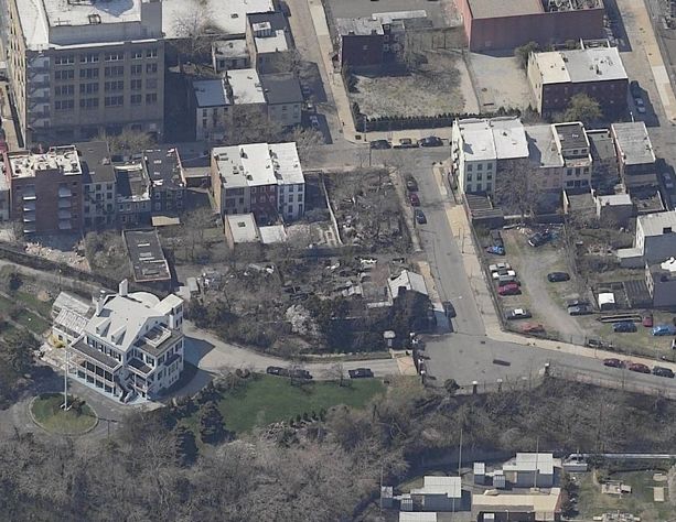 Former residence of the commandant of the Brooklyn Navy Yard: Former residence of the commandant of the Brooklyn Navy Yard -  little str -3